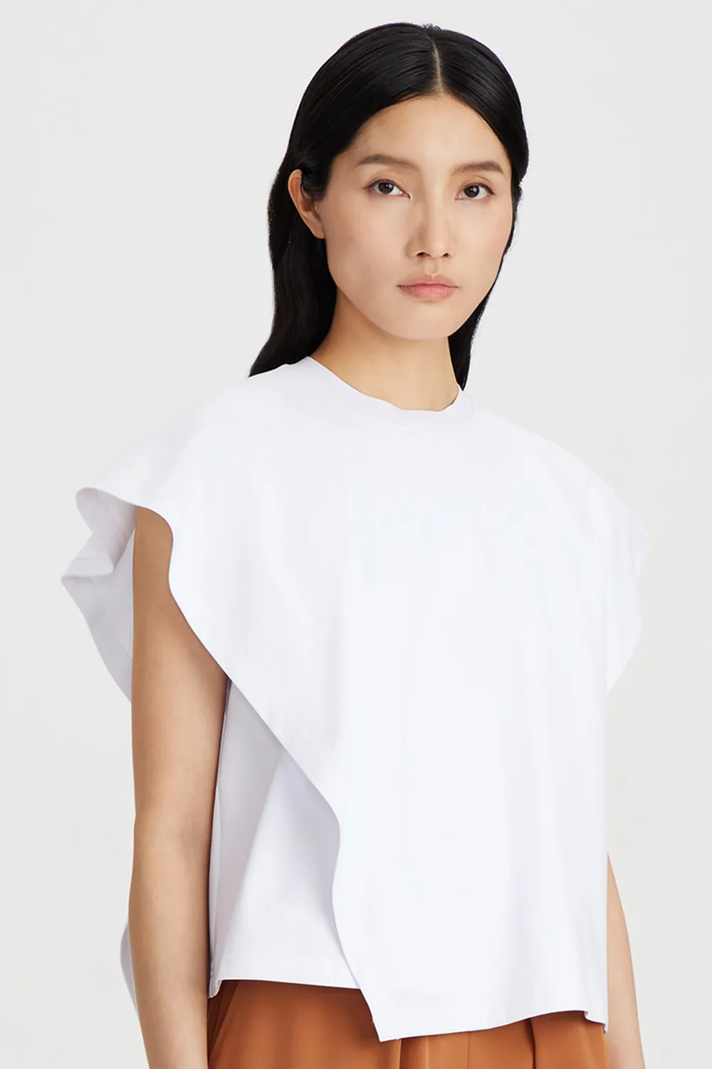 PORTS T-shirt asimmetrica bianca maniche dolman