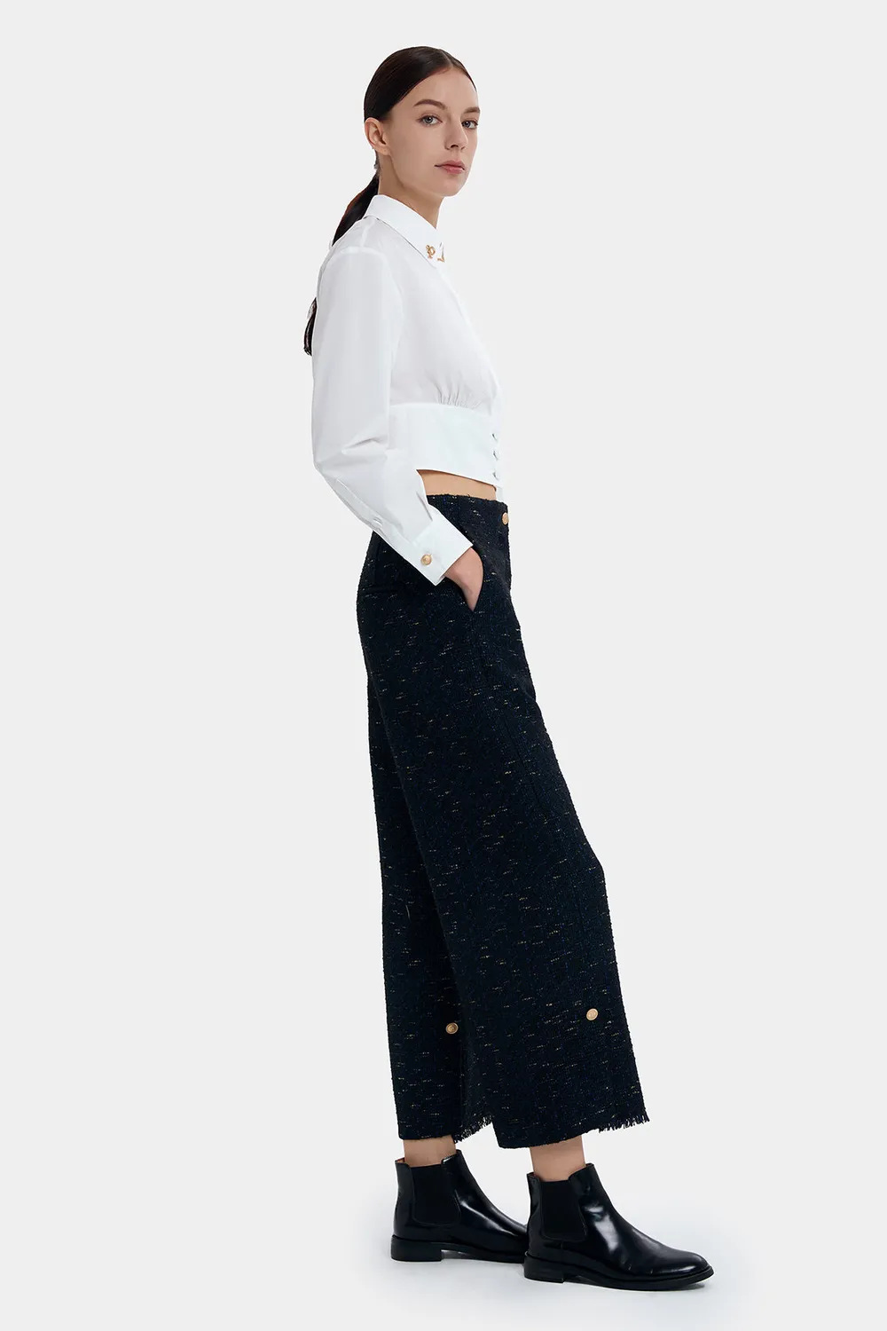 PORTS Retro P Pins camicia crop bianca con spille