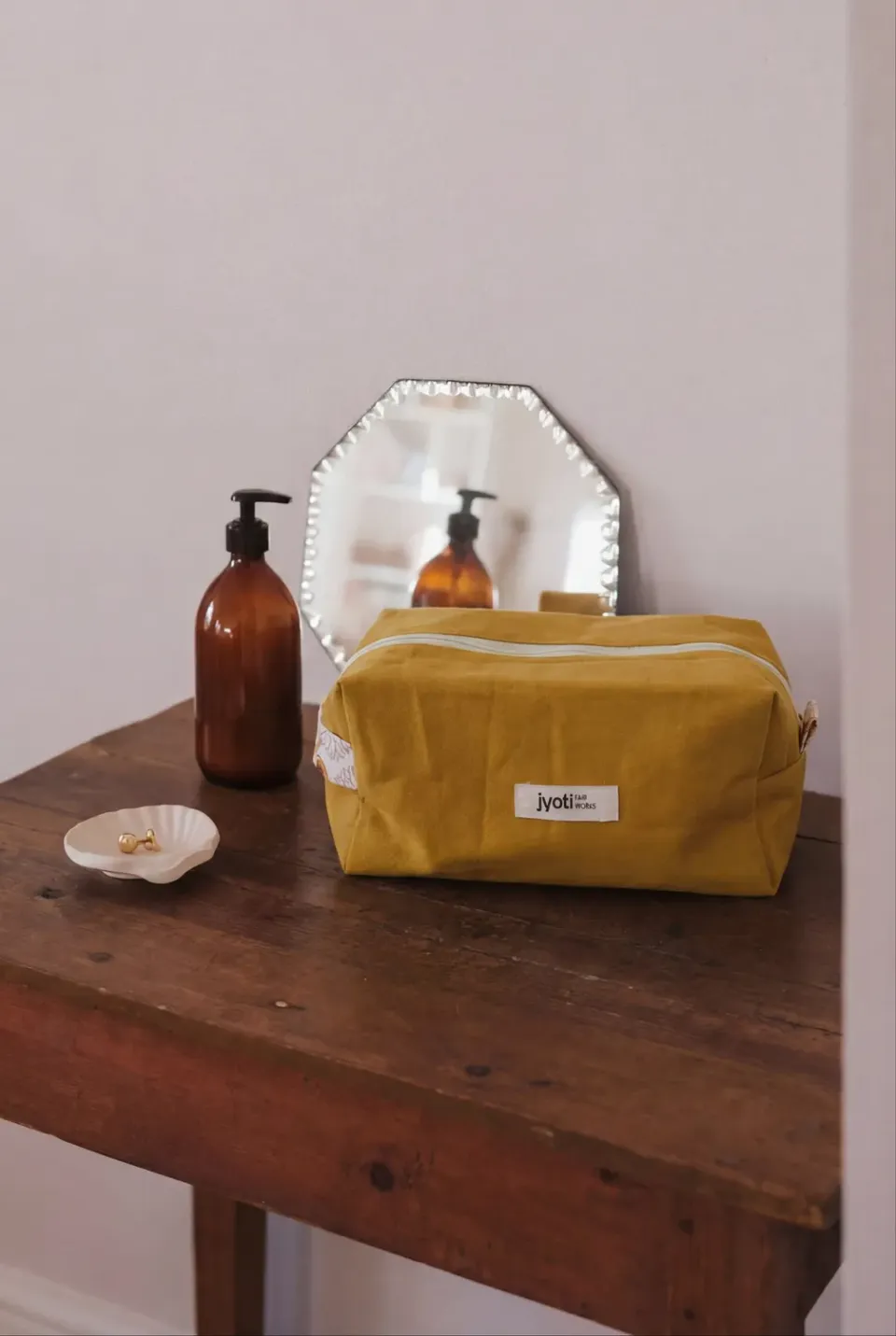 Jyoti Phavvaara beauty case cotone giallo senape