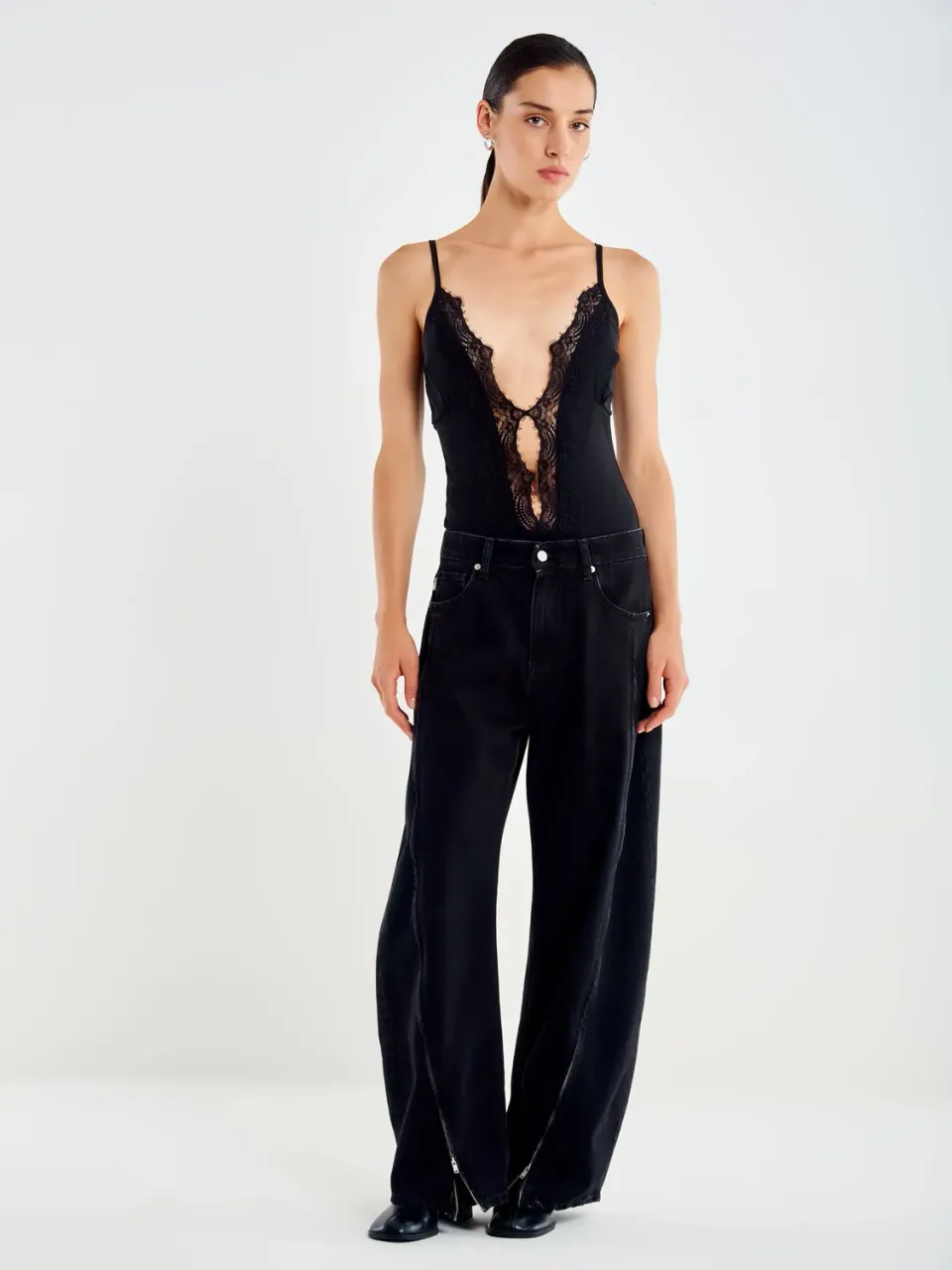 Vicolo Body Tulle e Pizzo Scollo Profondo Nero