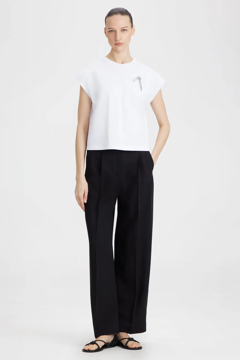 Ports Embellished Dolman T-Shirt Bianca Nodo Gioiello