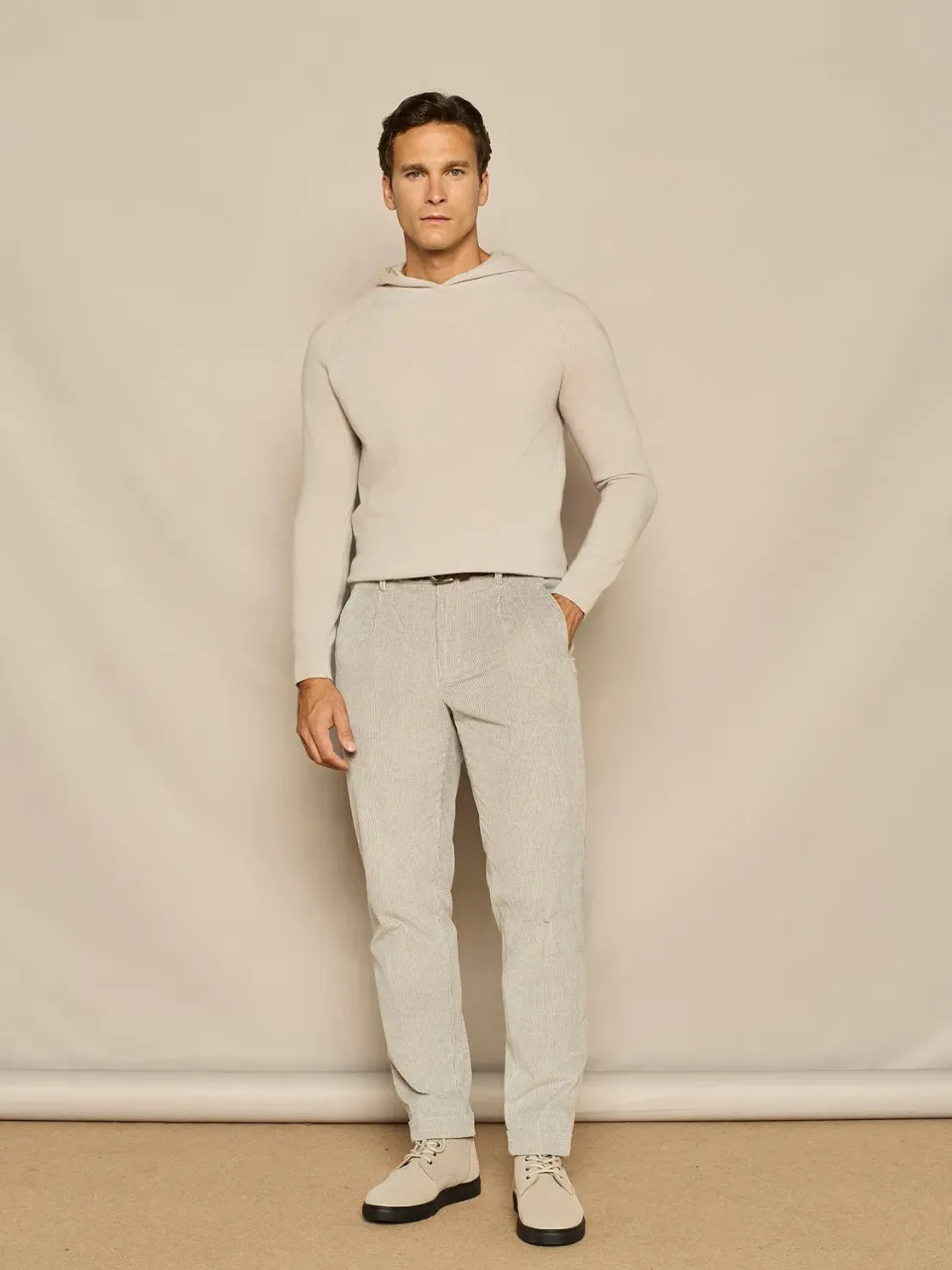 Paul Taylor Wide Fit velluto pantalone grigio chiaro