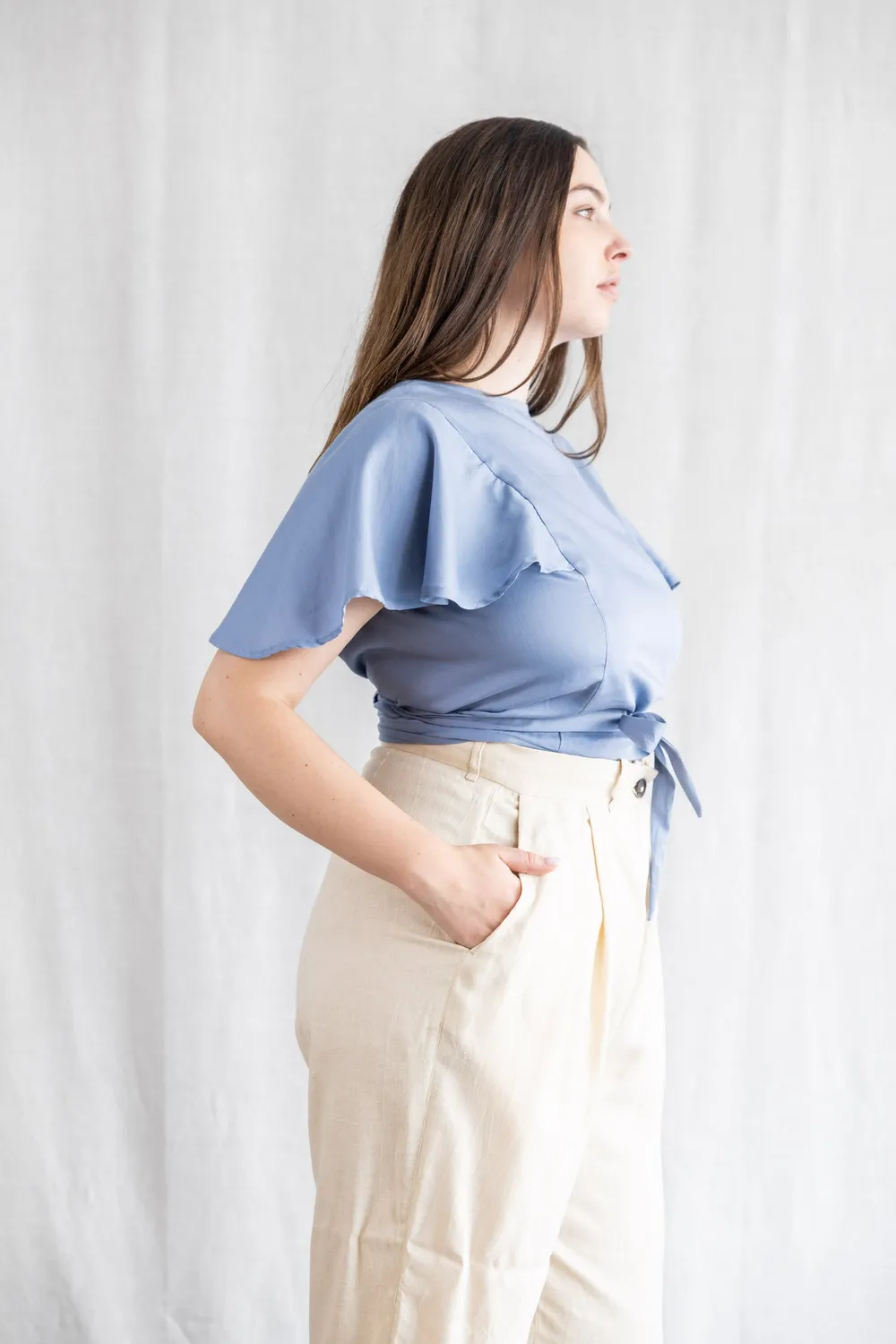Jyoti Neeraj Satin Blue blusa incrociata cotone