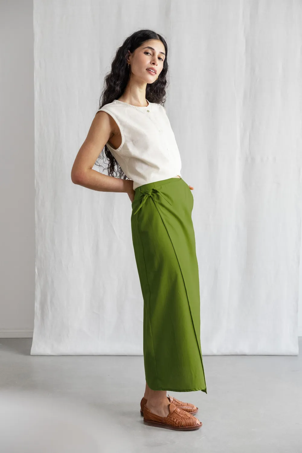 Jyoti Tanvi gonna a portafoglio cotone bio basilico
