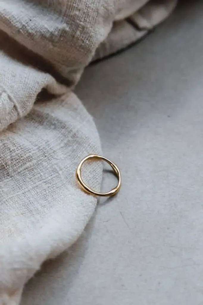 Jyoti Bedhab anello ottone lucido misura 52