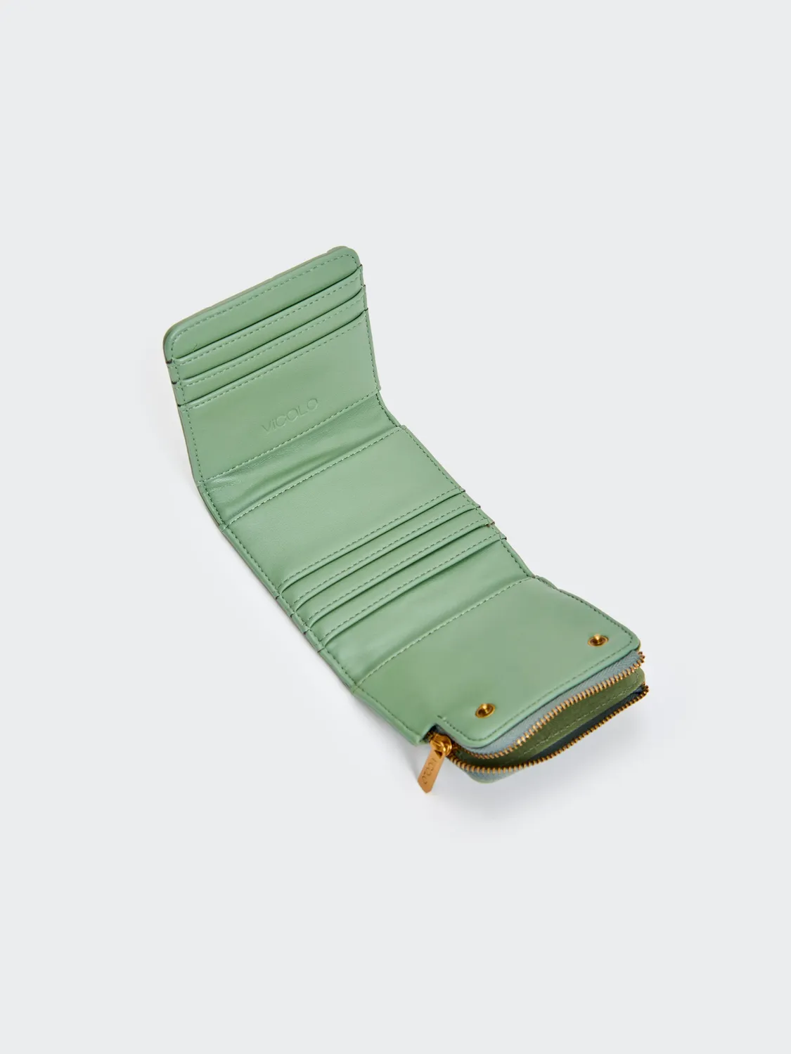 Vicolo portafoglio ecopelle intrecciata verde salvia zip