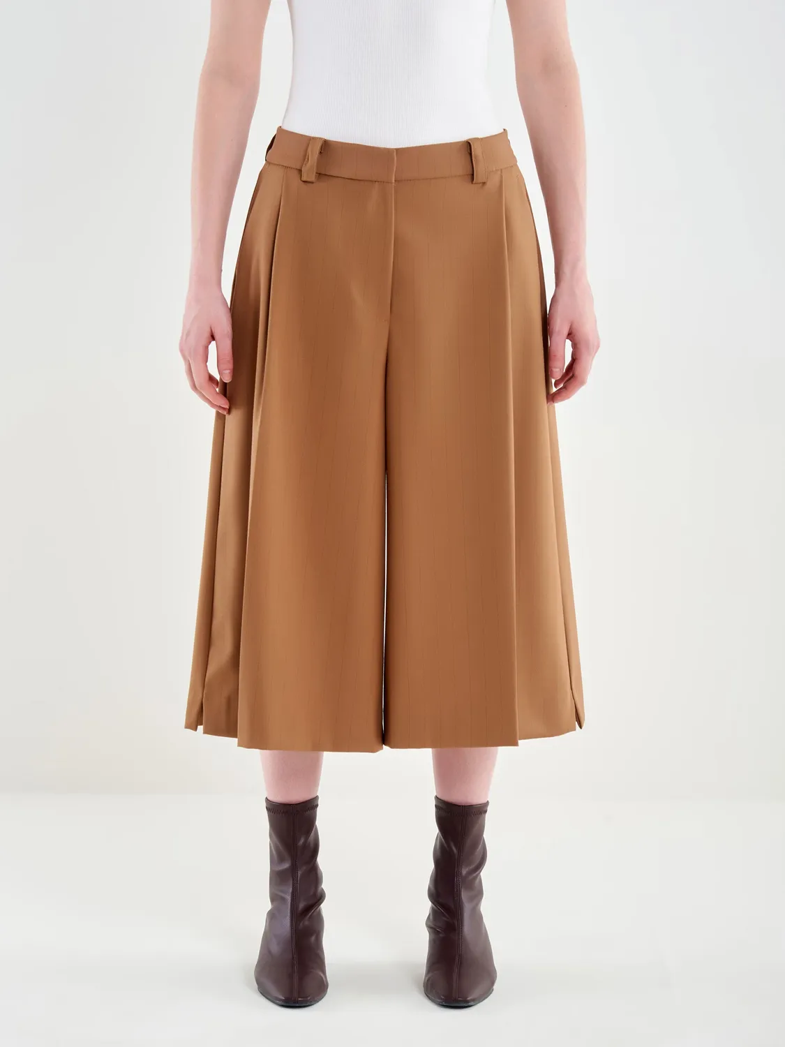 Vicolo Bermuda Pinces gessato cammello shorts