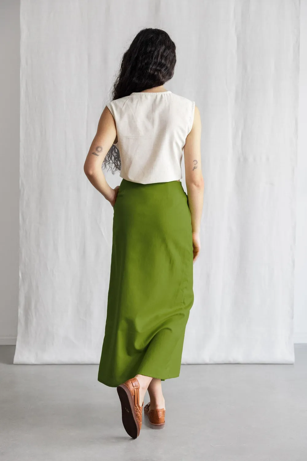 Jyoti Tanvi gonna a portafoglio cotone bio basilico