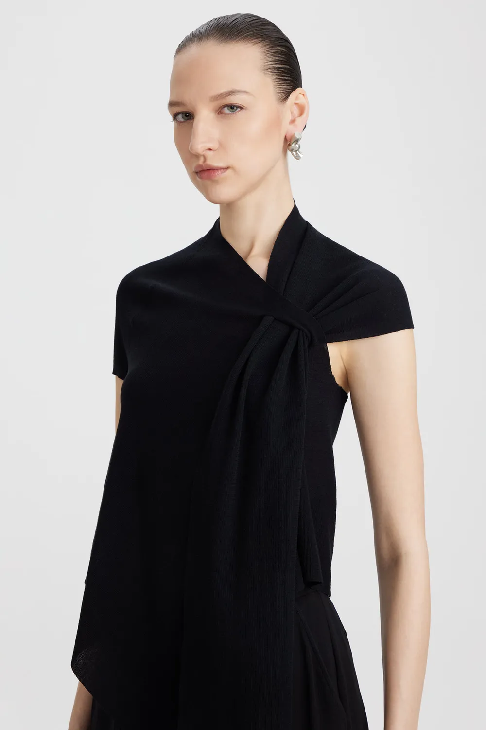 PORTS 1961 top asimmetrico nero collo cravatta