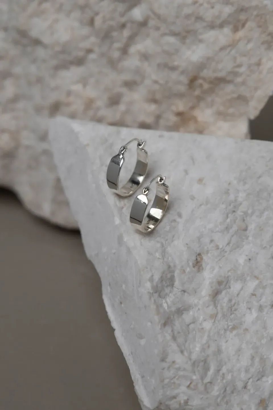 Jyoti Fair Works Chauda orecchini cerchio argento