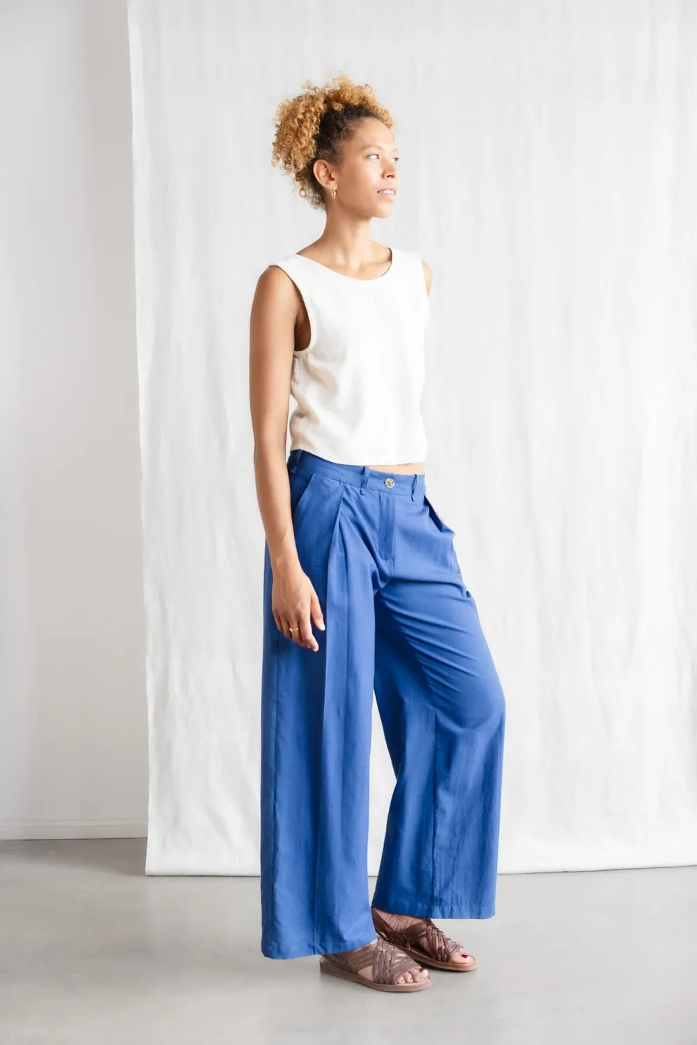 Jyoti Meghana pantaloni cotone bio cobalto larghi
