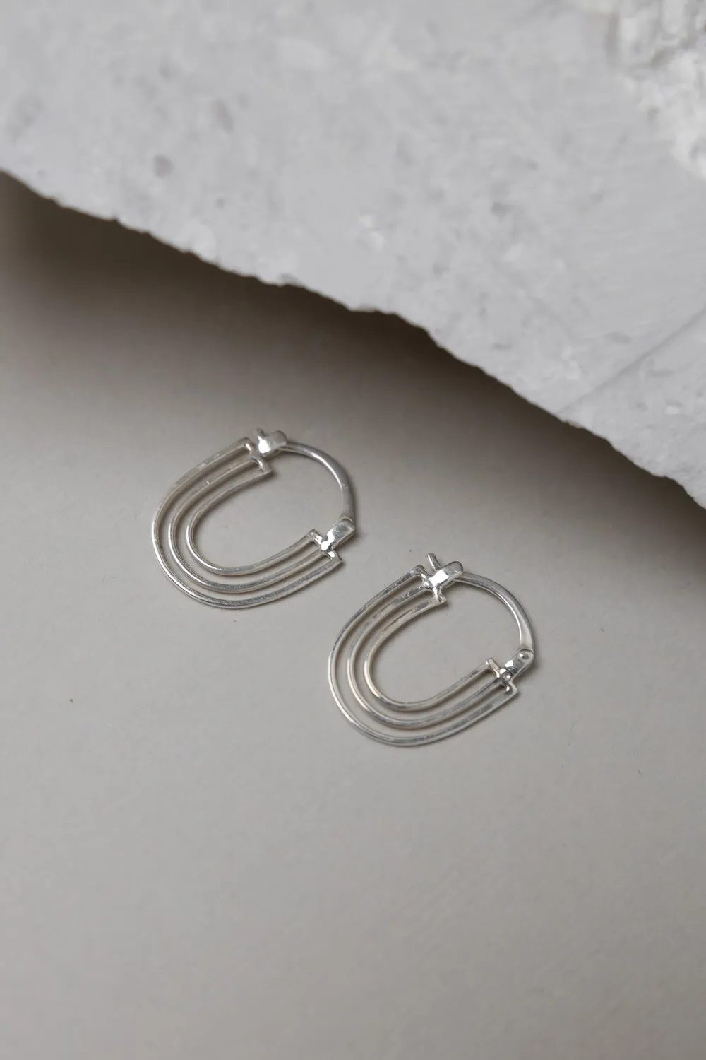 Jyoti Phansi Silver orecchini arcobaleno argento