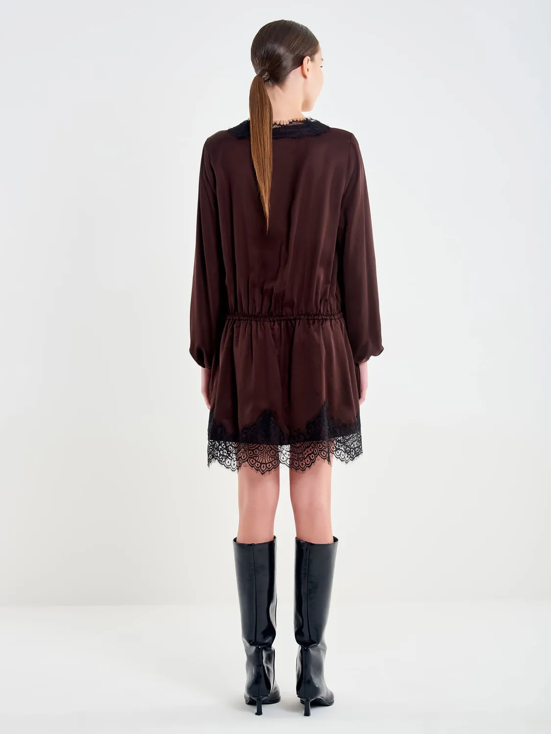 Vicolo Abito Mini con Pizzo abito raso fondente