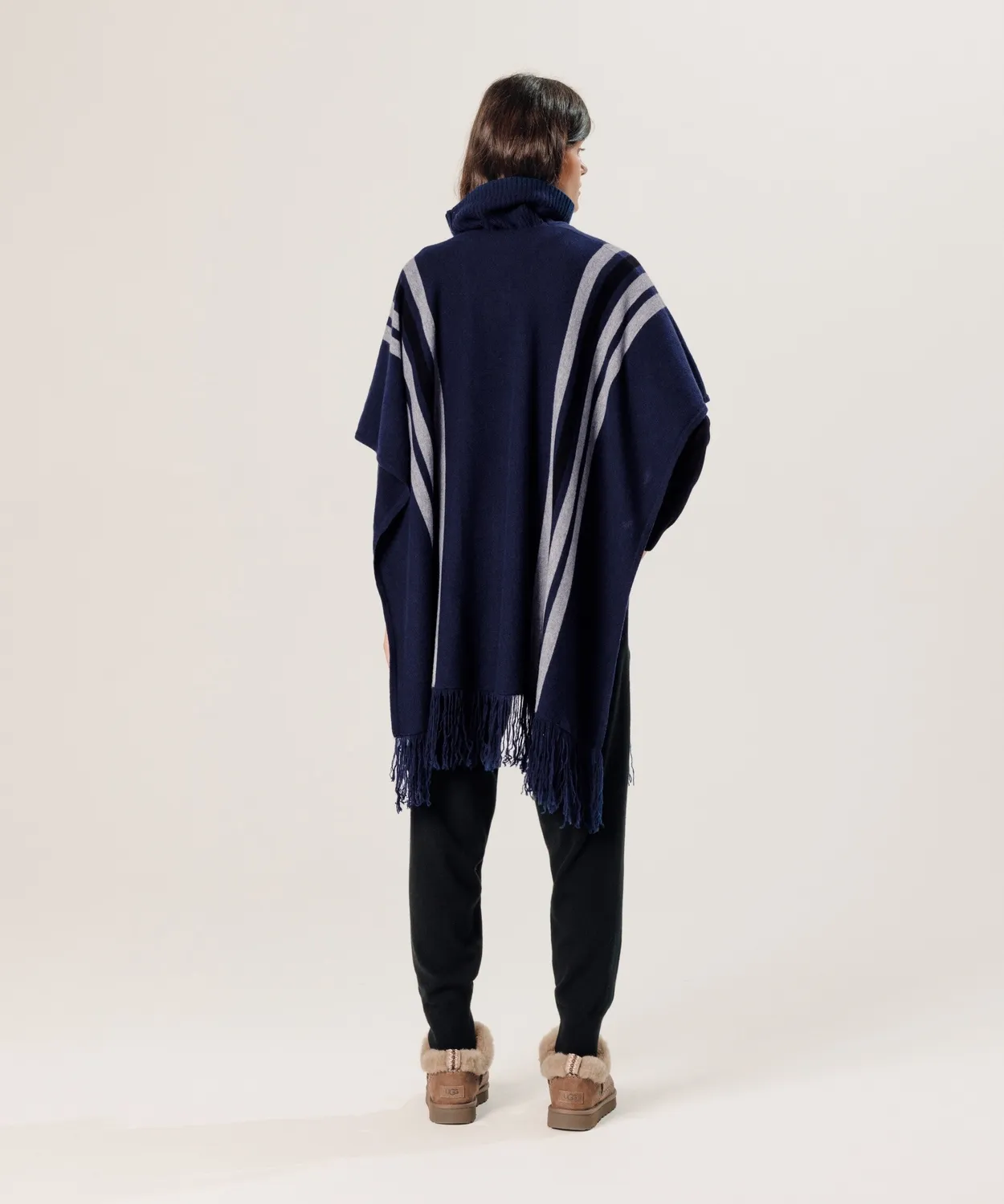 Rodier Stola in cashmere blu navy frange 2 strati