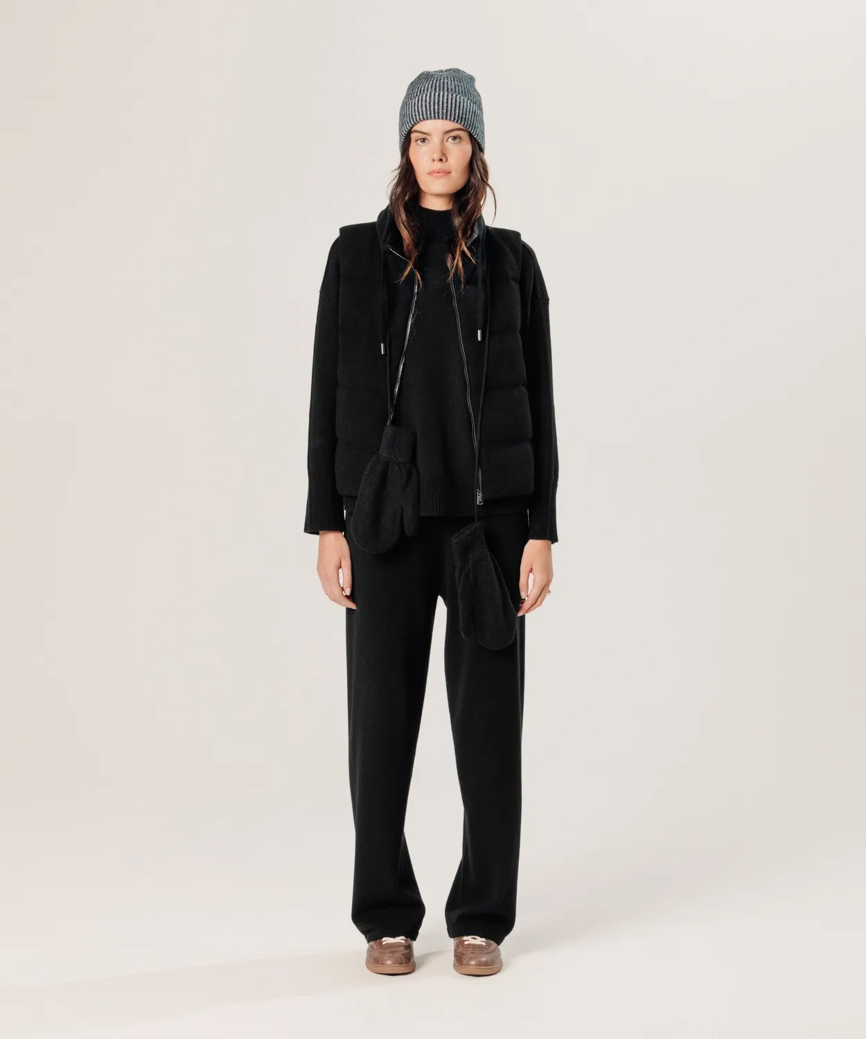 Rodier piumino smanicato cashmere nero trapuntato
