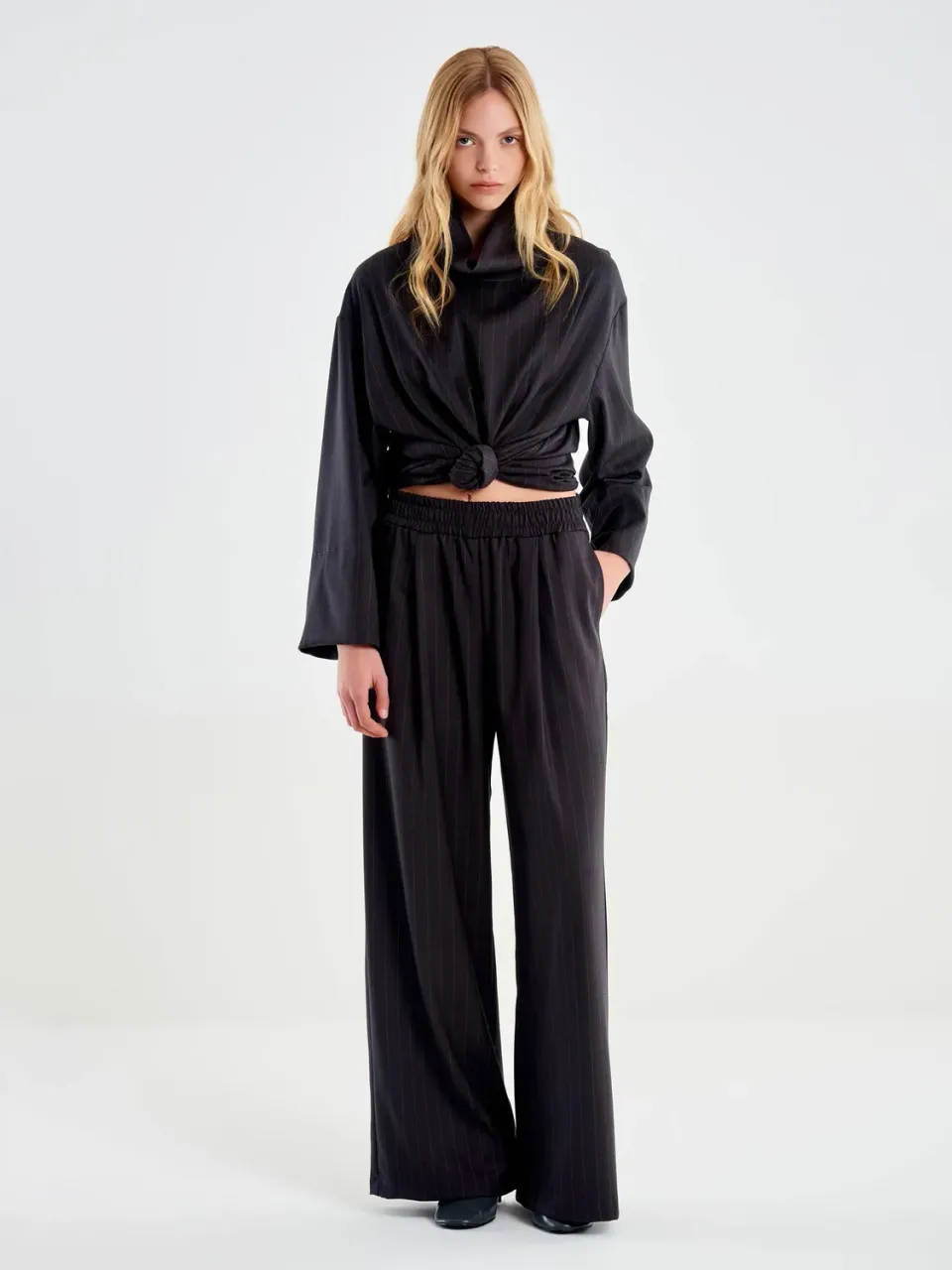 Vicolo Set Tessuto Gessato asfalto blusa + pantalone taglie S-M