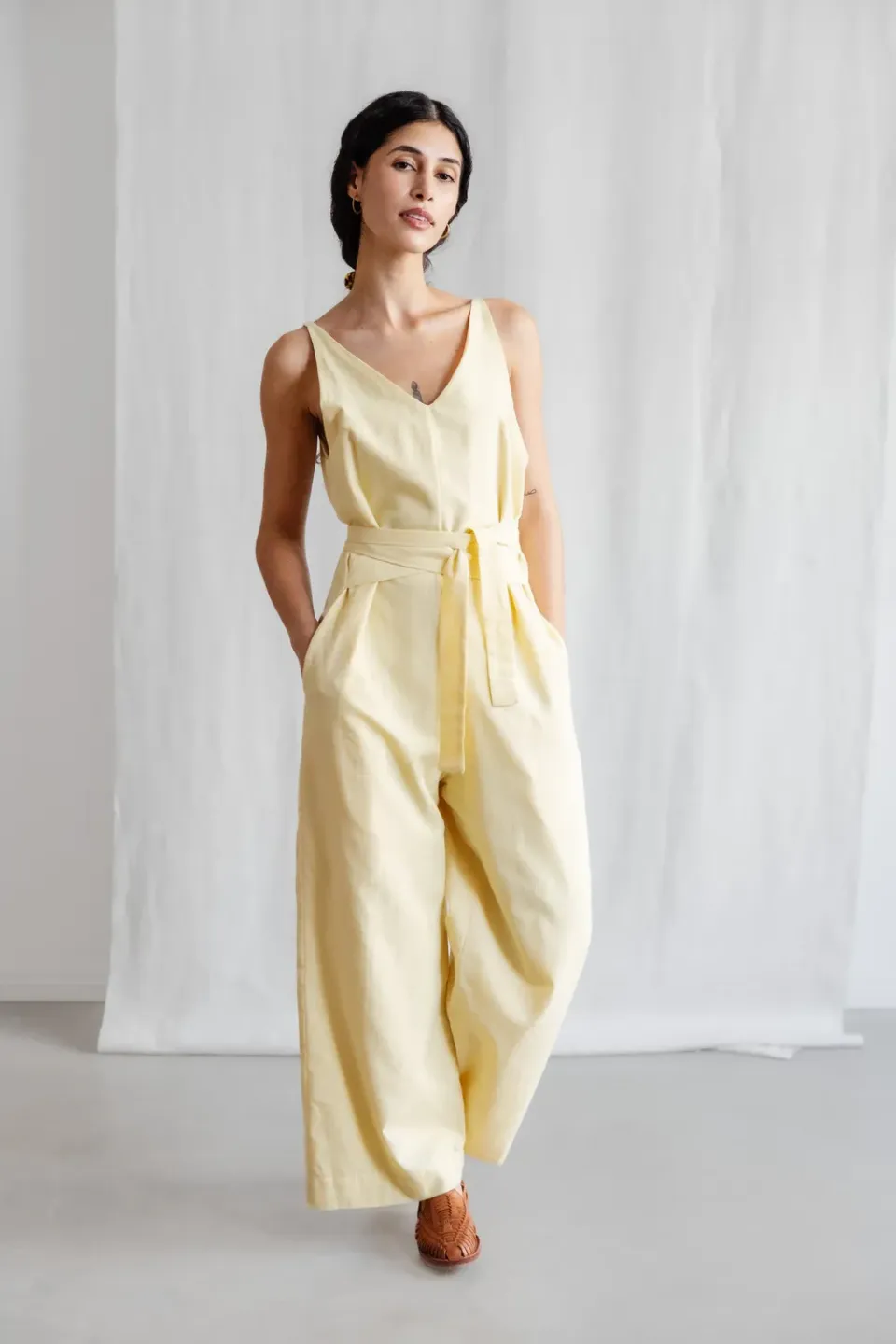 Jyoti - Fair Works Parvi tuta gialla cotone scollo V